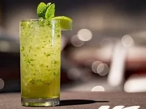 como hacer mojito con alcohol