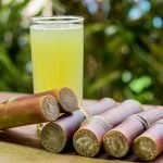 Jugo de caña con limón